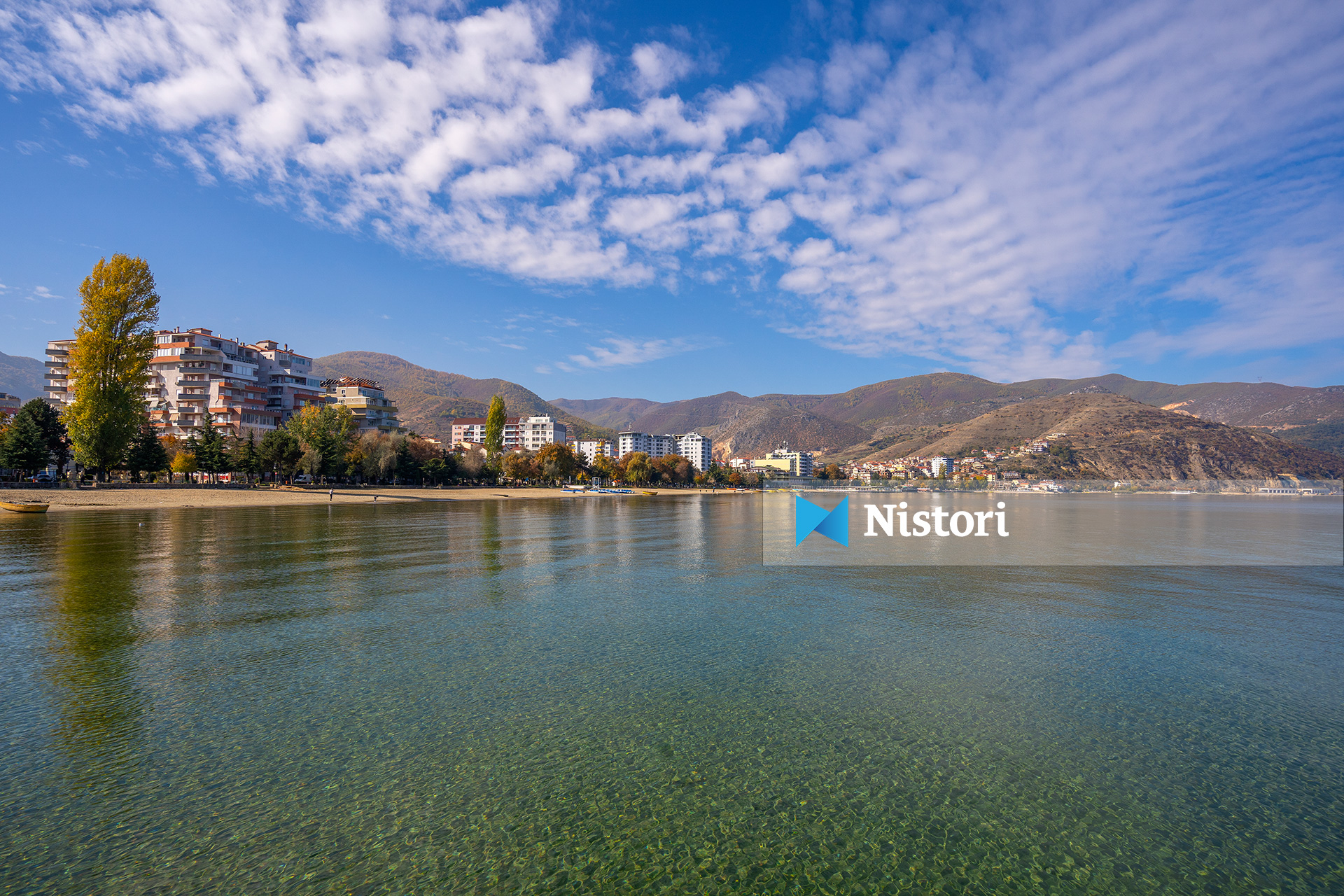 ohri-i-mbushur-me-turiste-shumica-nga-rajoni