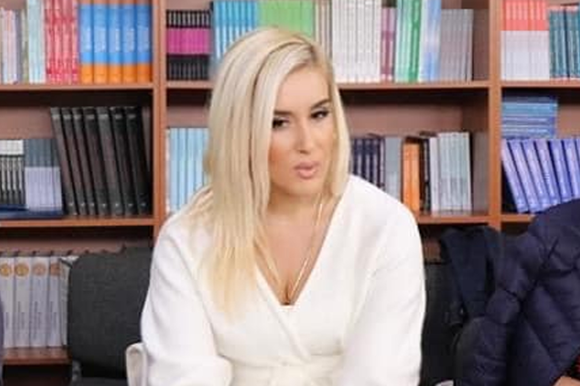 Manjola Zaçellari  rruga drejt Europës nis në shkollë  aty ku formohet e ardhmja 