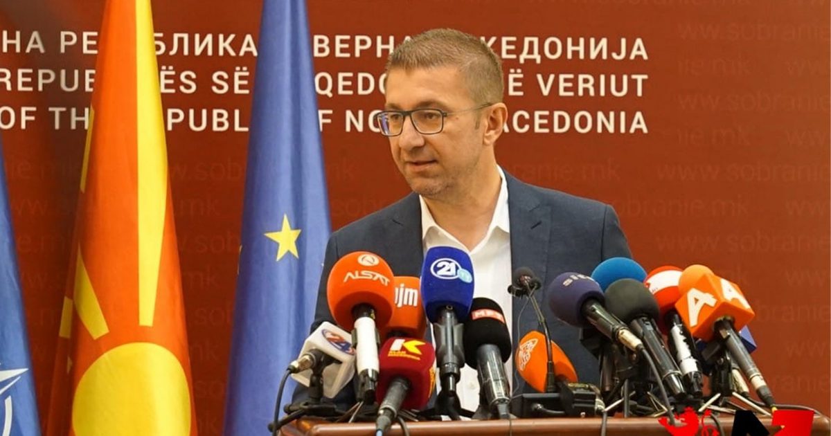 kush-nga-ministrat-do-te-vazhdoje-e-kush-do-te-largohet-nga-qeveria