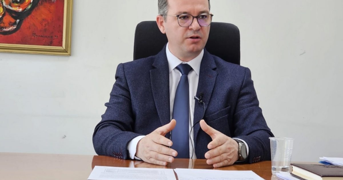 Ministri Tripunovski shmang përballjen në Kuvend pas skandalit IPARD 3