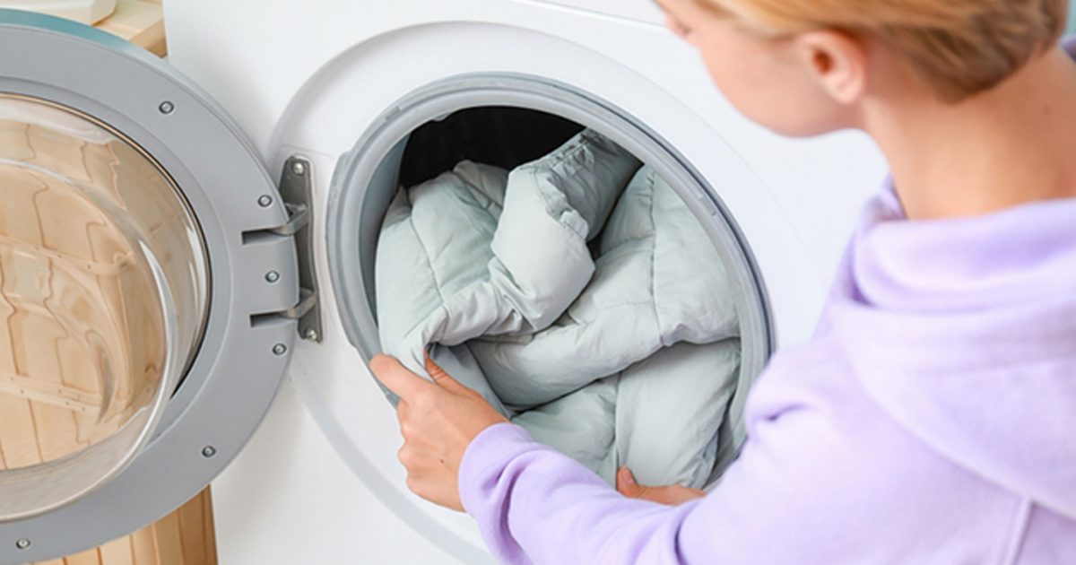 Përdorni  rregullin e një dore  kur mbushni lavatriçen me rroba
