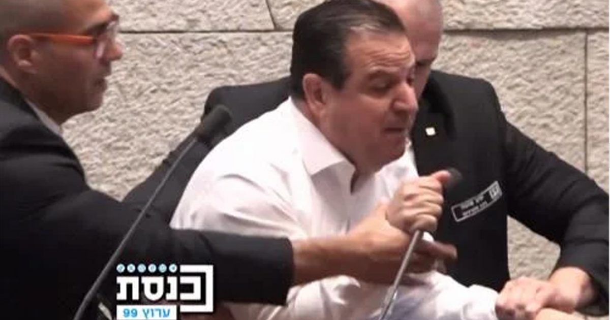 Politikani izraelit largohet me forcë nga parlamenti pasi foli për krimet në Gaza