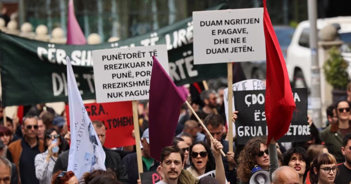 Punëtorët në Kosovë protestojnë për të drejtat e tyre  kërkojnë rritjen e pagave
