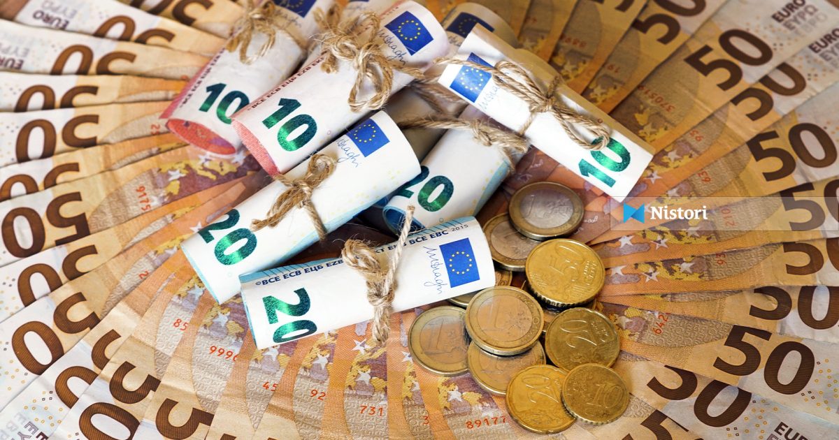 4-3-mld-€-qarkullojne-ne-duart-e-shqiptareve-rritet-vlera-e-parave-jashte-bankave