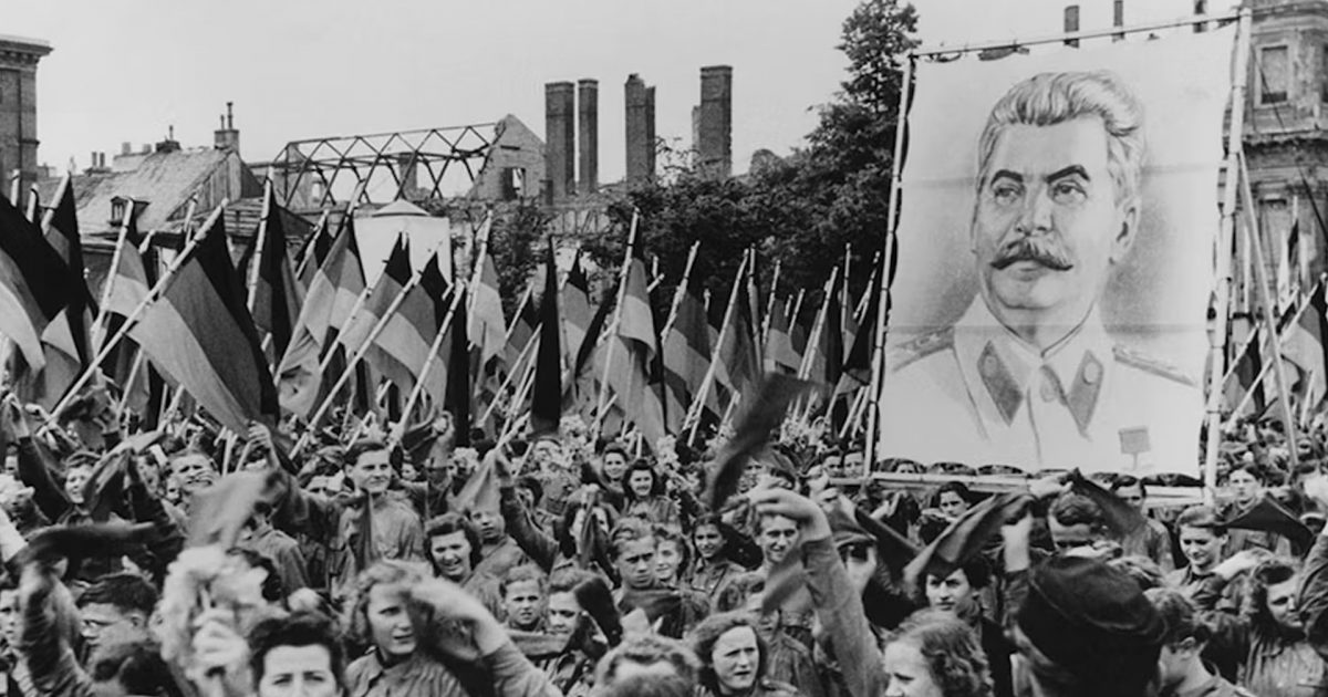 Falsifikimi i kujtesës  historia si mjet i propagandës komuniste