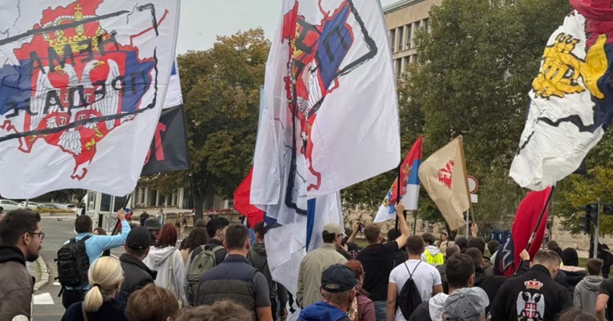 Parullat shoviniste në Serbi  Shqiptarët fyhen njëlloj nga përkrahësit edhe kundërshtarët e pushtetit