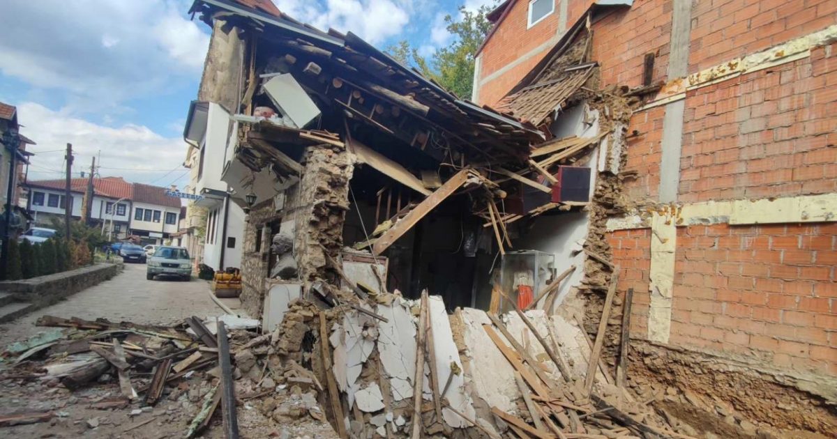 Ish kryetari i Strugës  Ramiz Merko akuzohet për dëmtim të një shtëpie përkujtimore në Strugë