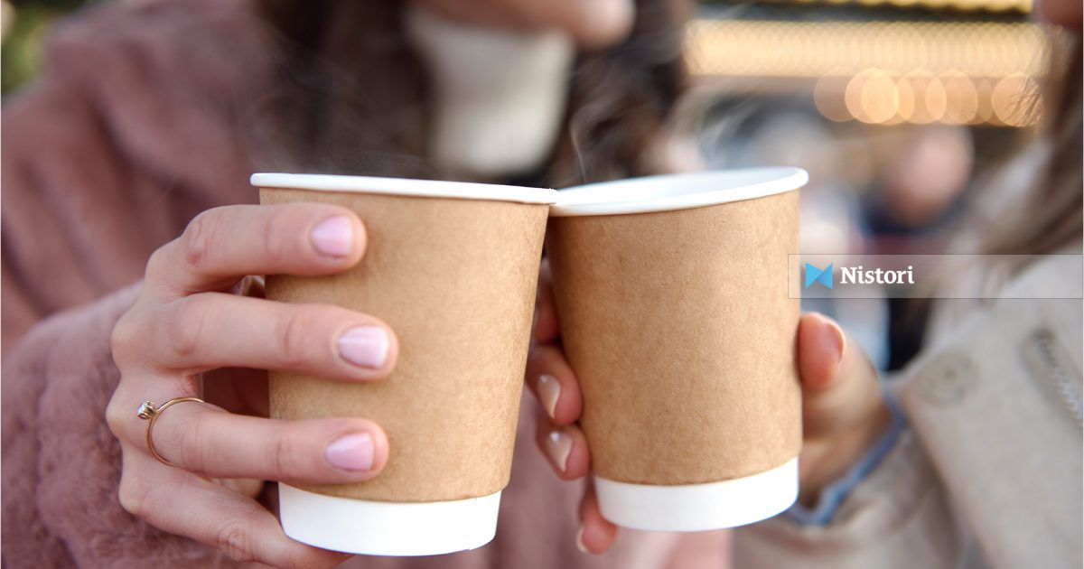 studim-alarmues-pijet-e-nxehta-ne-gota-kartoni-nje-burim-i-fshehte-mikroplastikash