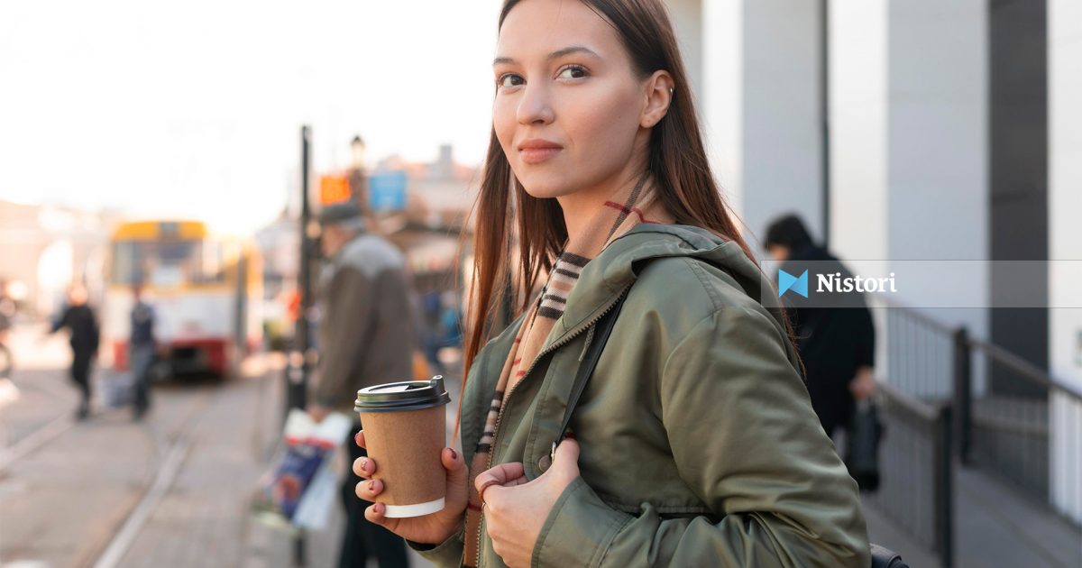 Pijet e nxehta në gota kartoni  një burim i fshehtë mikroplastikash