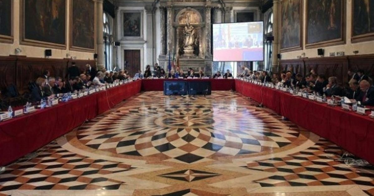 Komisioni i Venecias  meritokracia të jetë kriter bazë për punësim në RMV