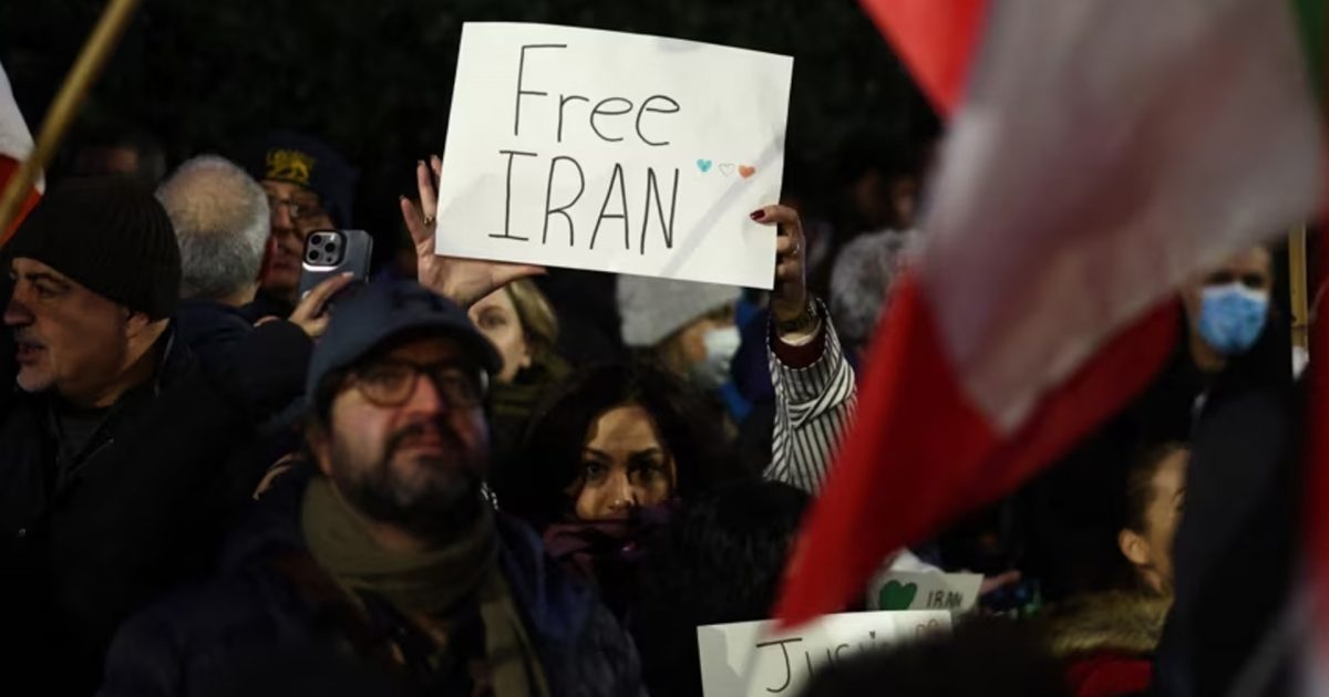 Irani ndodhet  në fillimin e një momenti revolucionar 