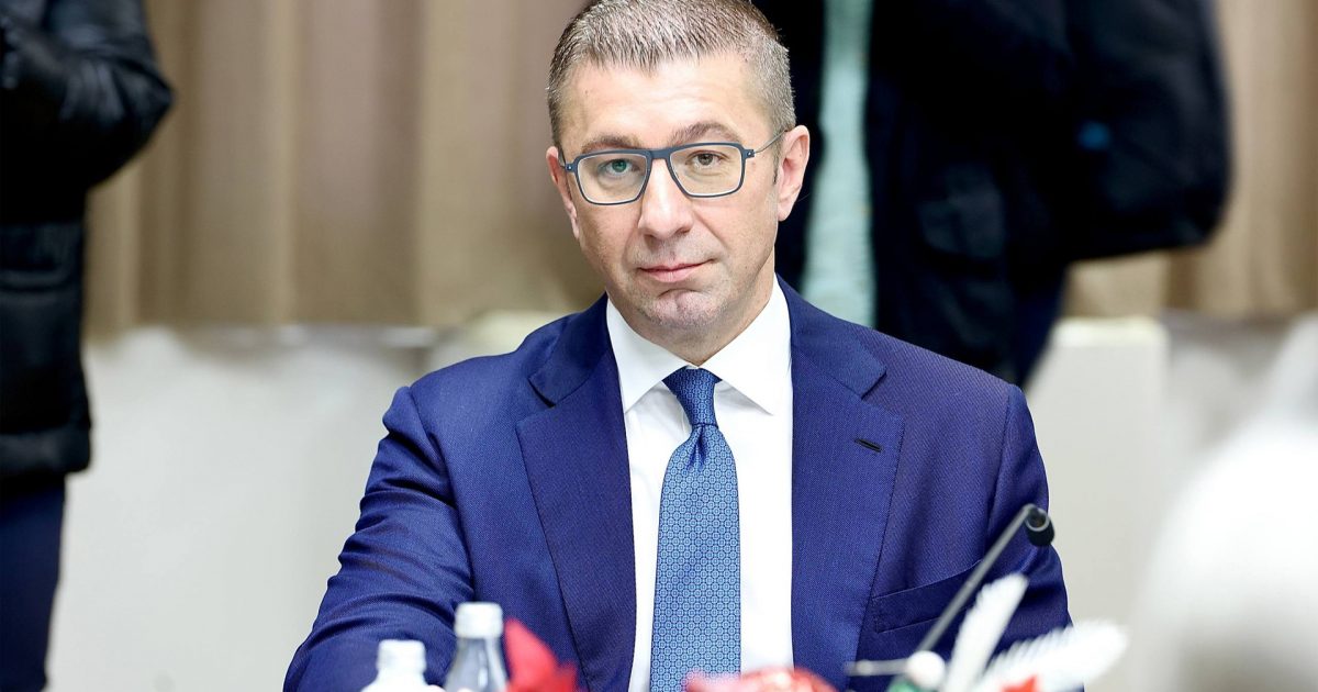 Mickoski pas takimit me liderët  Qeveria teknike duhet të shkojë në histori