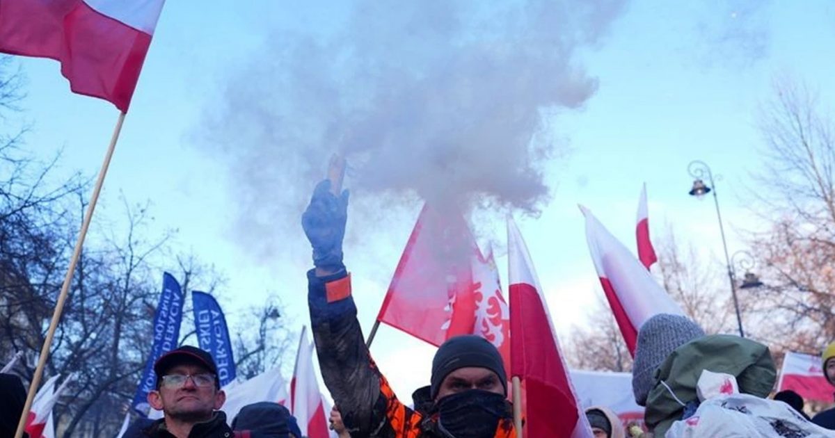 Fermerët protestojnë në mbarë Europën