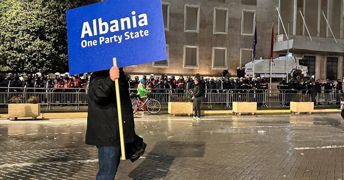 Protesta e opozitës në Tiranë me jehonë në median gjermane
