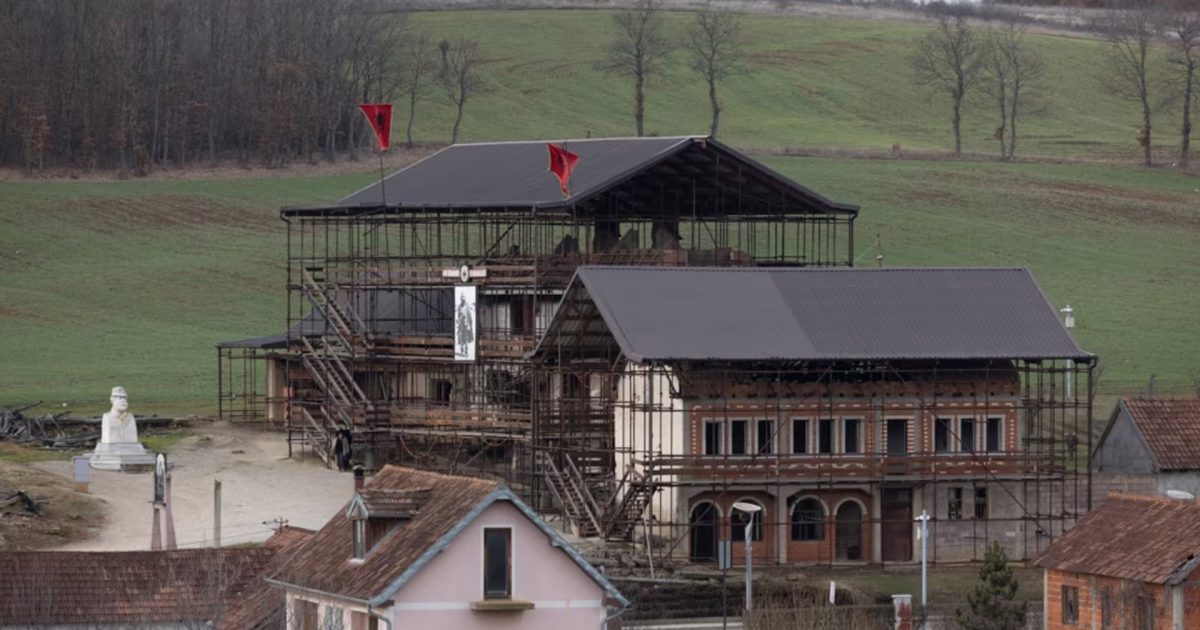 Kompleksi  Adem Jashari    Kujtesa kolektive që pret restaurimin