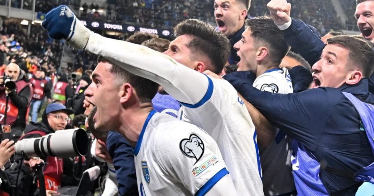 the-guardian-me-artikull-te-vecante-kosova-nje-perralle-futbolli