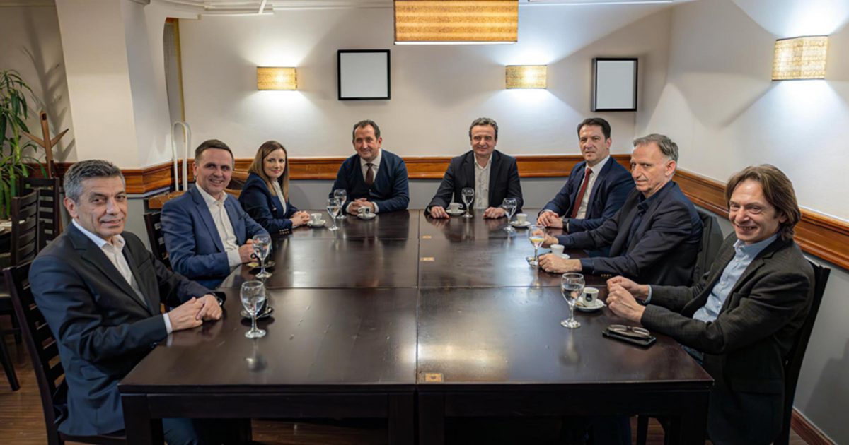 vlen-ndermjet-bashkimit-dhe-percarjes-politike