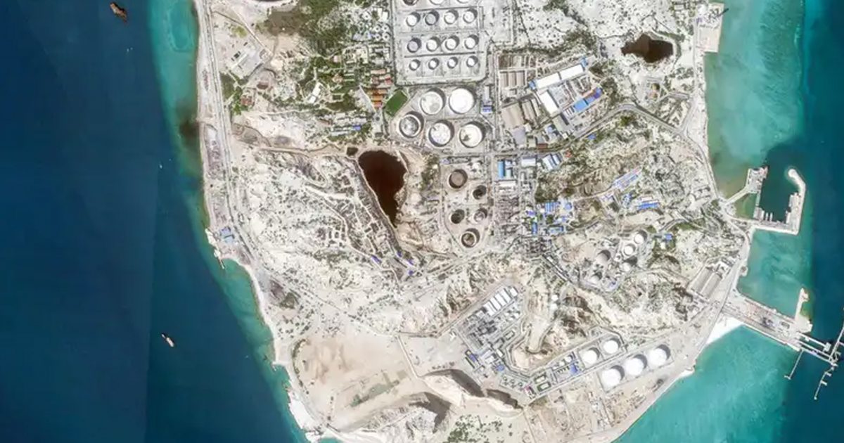 Goditet ishulli iranian Kharg nga ShBA