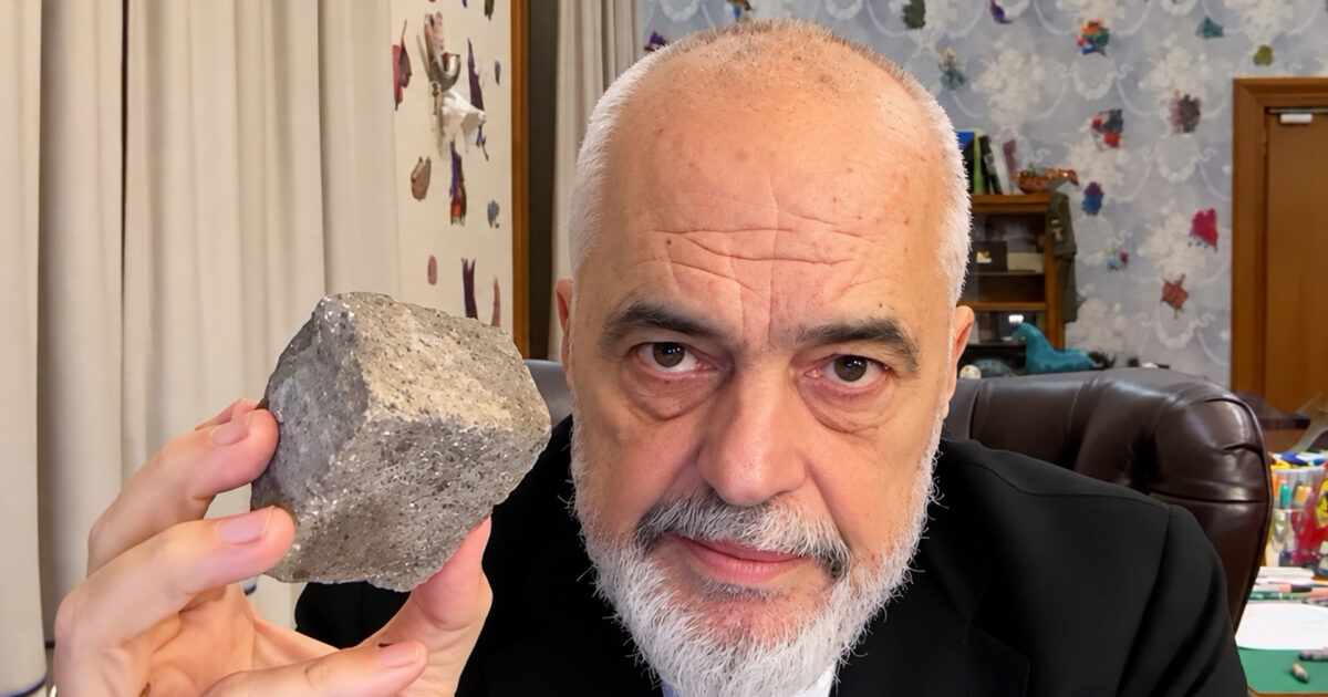 Rama nuk dorëhiqet    Nuk negociohet me dhunën 